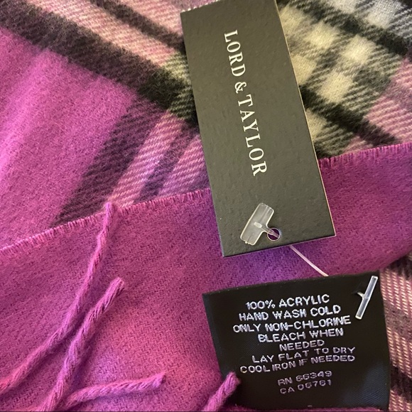 Checkered Scarf - Picture 4 of 5